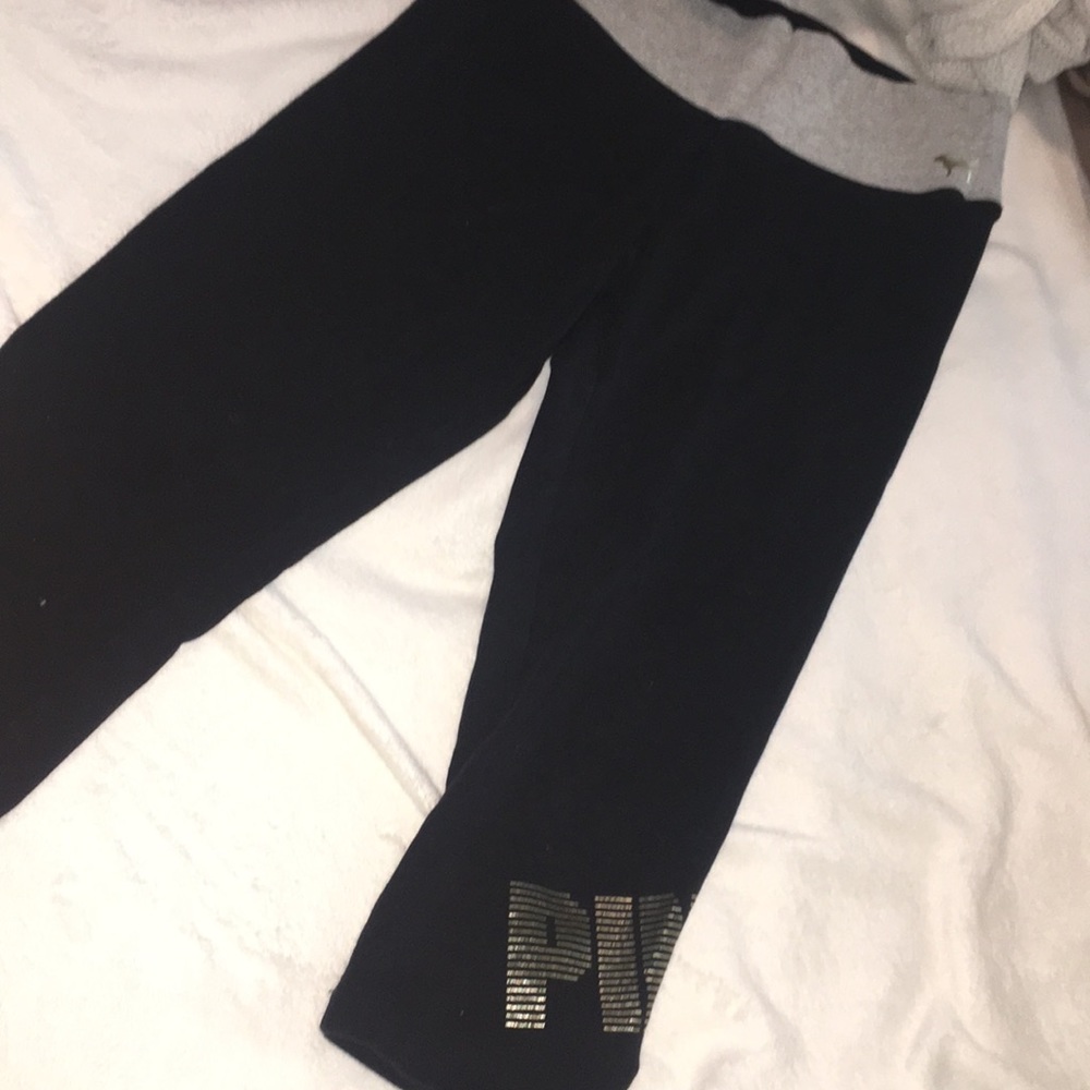 Cropped Victoria Secret/Pink Yoga leggings